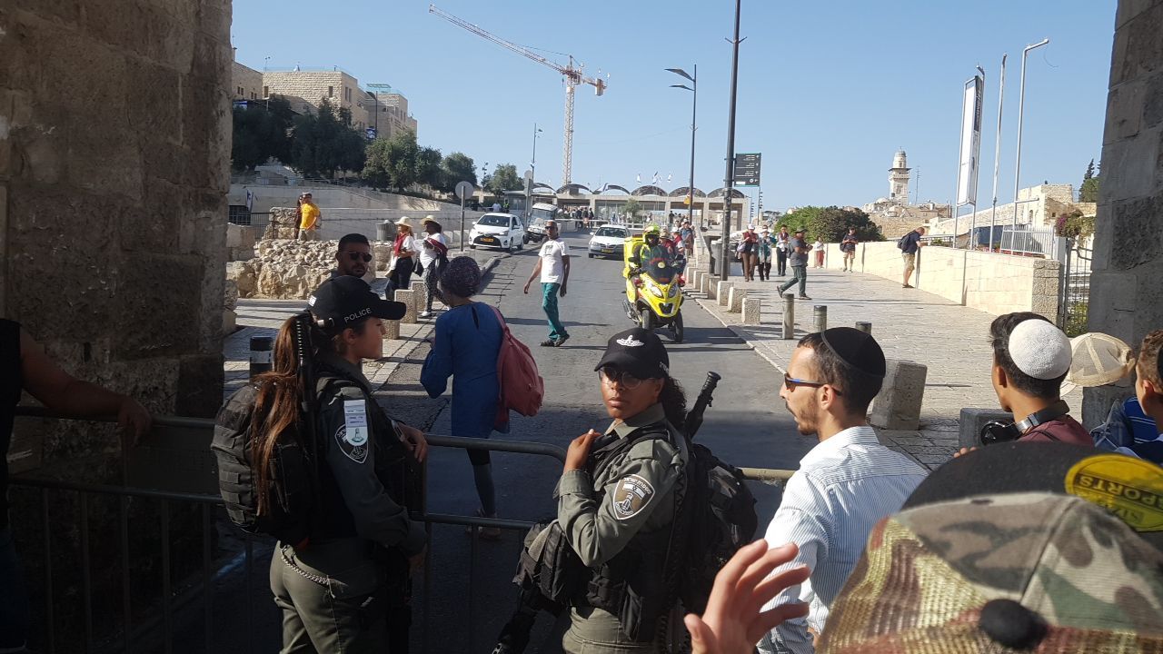 Photo of القدس: إصابة فتى برصاص الاحتلال بزعم طعنه مجندة