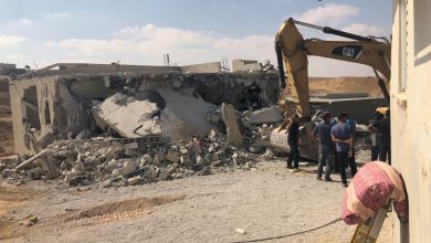 Photo of النقب: الجرافات الإسرائيلية تهدم منزلا مأهولا في كسيفة