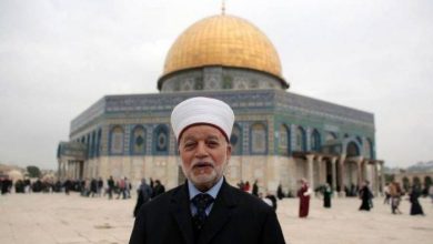 Photo of مفتي القدس يحرّم تزويج من يبيع الأرض للأعداء ودفنه بمقابر المسلمين