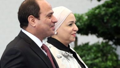 Photo of فنان مصري يفضح “فساد الجيش”.. ونفوذ زوجة السيسي