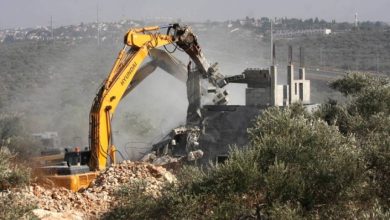 Photo of القدس: الاحتلال يهدم بنايتين قيد الانشاء بالعيزرية