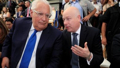 Photo of ما هو سبب تراجع غرينبلات عن تقديم استقالته؟