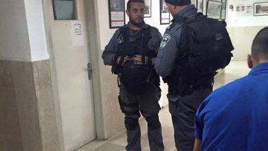 Photo of بكلاب بوليسية.. قوات الاحتلال تقتحم مستشفى “المطلع” بالقدس المحتلة