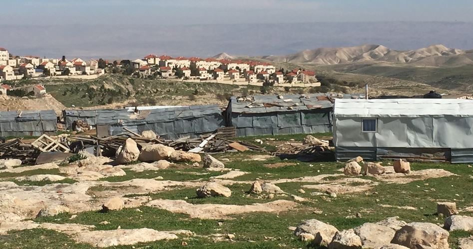Photo of الاحتلال يخطط لإقامة مكب نفايات ضخم قرب “الخان الأحمر”