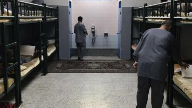 Photo of سخرية من إعلامية سعودية تروّج لسجن على أنه منتجع