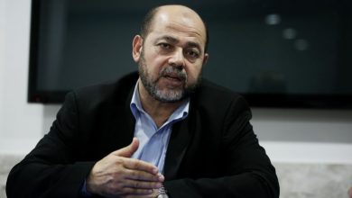 Photo of أبو مرزوق: الرياضة وزيارة الأقصى ليست مبررًا للتطبيع