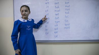 Photo of تركيا تعيد البسمة لطفلة سورية تشوه وجهها بسبب برميل متفجر للنظام