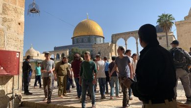 Photo of عشرات المستوطنين يقتحمون الأقصى وشرطة الاحتلال تقتحم بالأحذية مصلى الرحمة