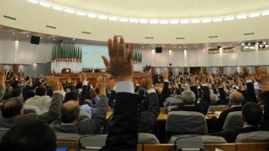 Photo of الجزائر: منع العسكريين من الترشح بالسنوات الخمس التالية للتقاعد