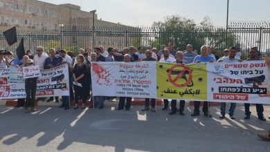 Photo of في ختام فعالية قافلة السيارات: المئات يتظاهرون أمام مباني الحكومة ضد العنف وتواطؤ الشرطة