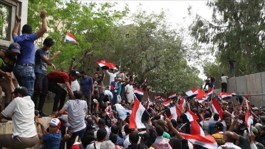 Photo of الحكومة العراقية تعلن حزمة قرارات استجابة للمتظاهرين
