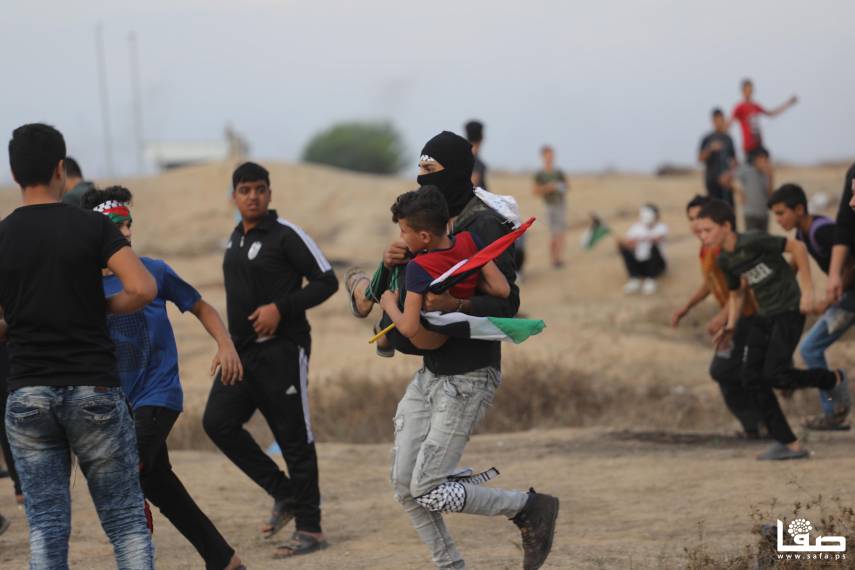 Photo of غزة: إصابات بقمع الاحتلال للمشاركين في مسيرات العودة