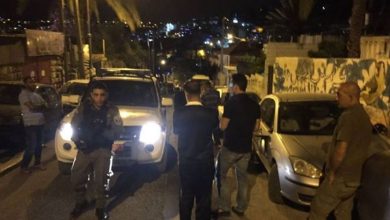 Photo of مستوطنون يهاجمون منازل المواطنين شرق الخليل