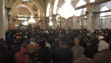 Photo of أكثر من 10 إصابات: قوات الاحتلال تقتحم الأقصى وتهاجم المصلين