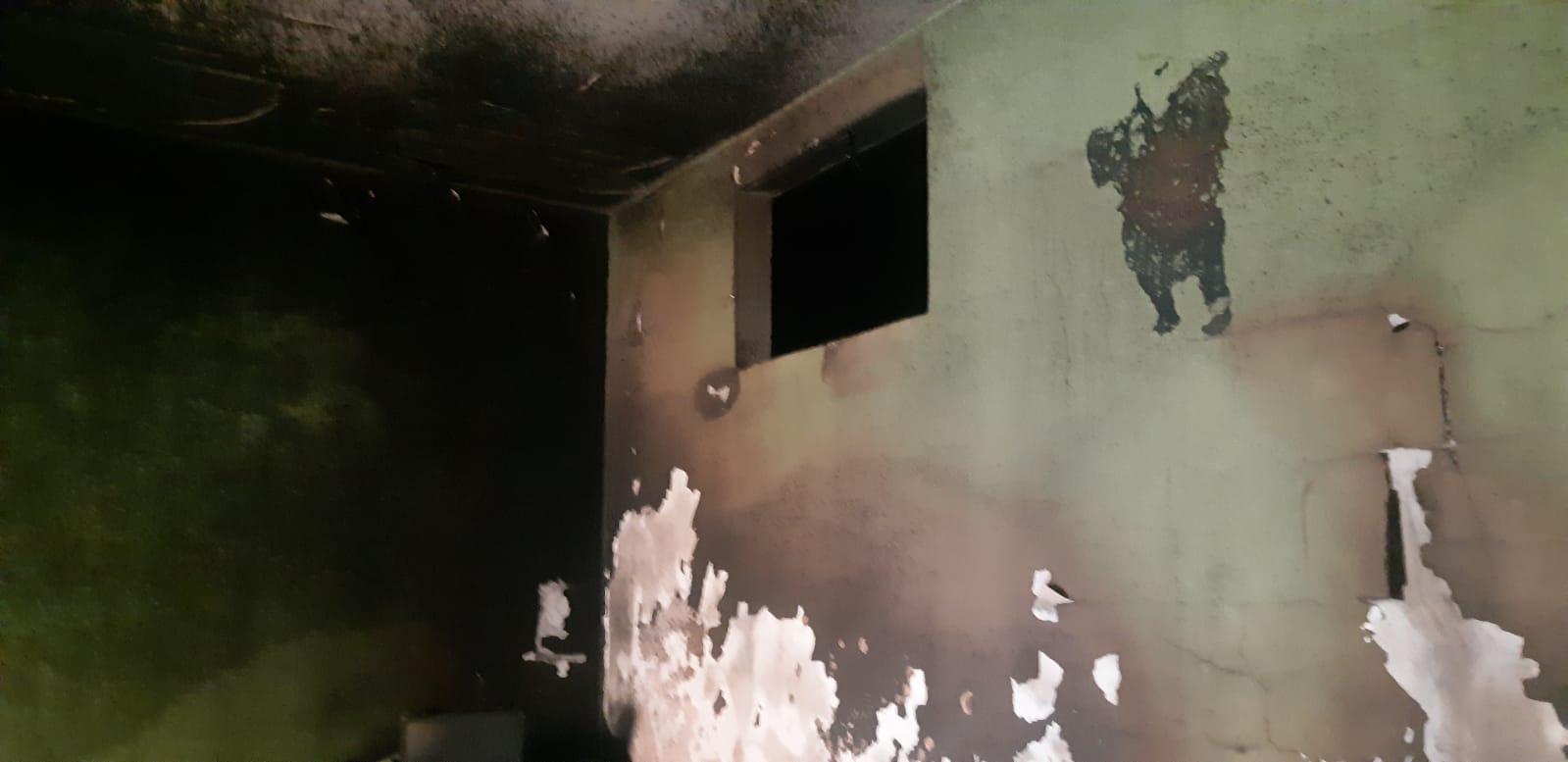 Photo of إصابتان إثر حريق في منزل مأهول في طمرة