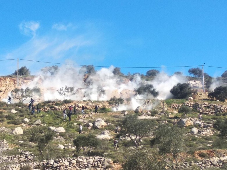 Photo of 93 إصابة في مواجهات مع الاحتلال بالضفة