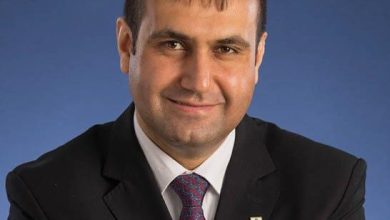 Photo of أم الفحم: الدكتور نضال مهنا رئيسا لقسم “الأنف والحنجرة” في مستشفى “ايخيلوف”