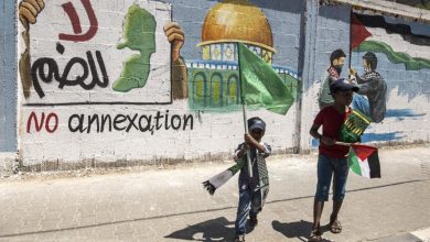 Photo of مسؤول إماراتي: السلام مع إسرائيل لن ينهار في حال تم الضم