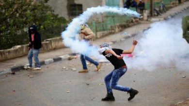Photo of إصابات بالاختناق خلال مواجهات مع الاحتلال في البيرة