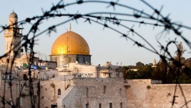 Photo of عبر المستوطنات والحفريات… حنا عيسى يحذر من انقضاض الاحتلال على هوية القدس