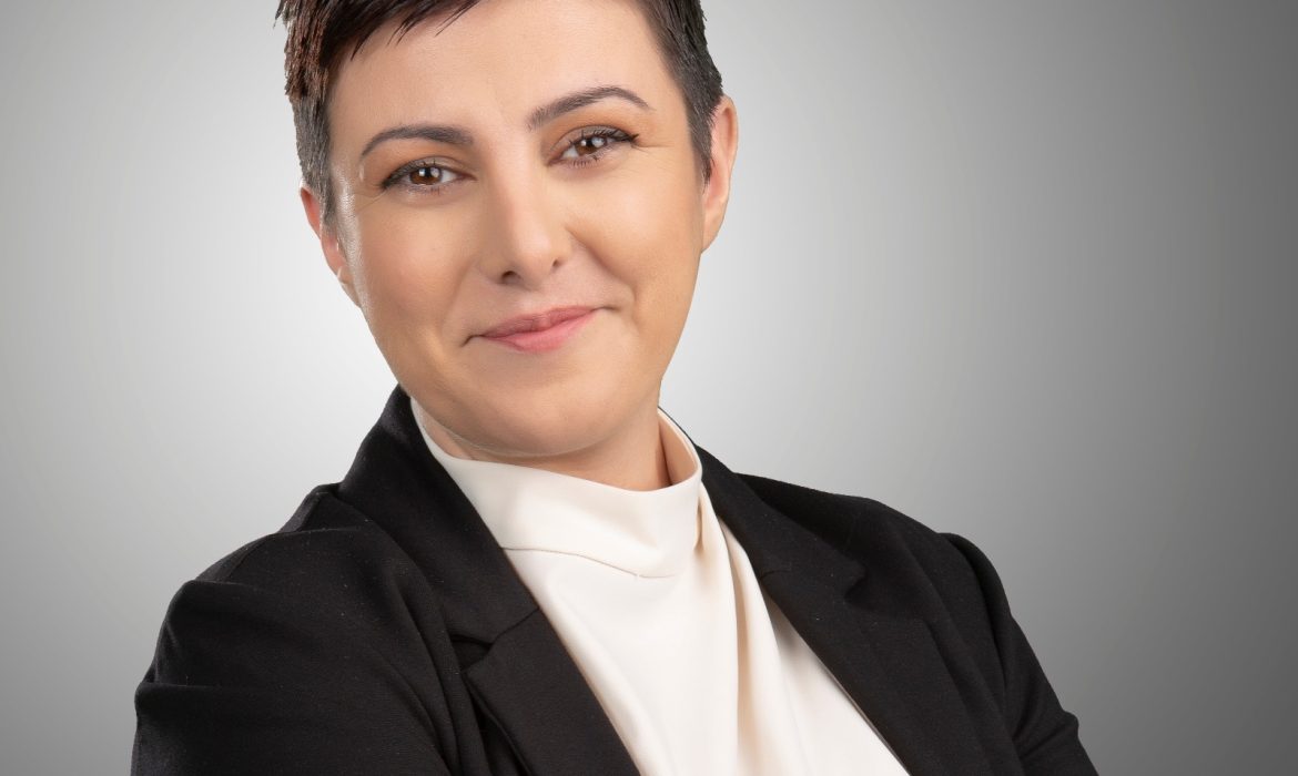 المختصة الاقتصادية ناردين أرملي