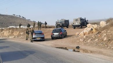 Photo of الاحتلال يطلق النار على شاب بزعم محاولة تنفيذ عملية طعن في الخليل