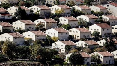 Photo of المستوطنون يشرعون ببناء بؤرة استيطانية شرق رام الله