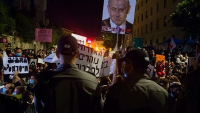 Photo of محجتجون ضد نتنياهو: كورونا تصيب الاقتصاد والشبان فقدوا وظائفهم