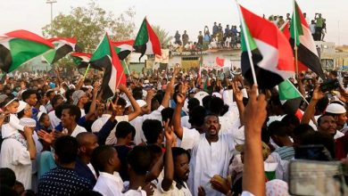 Photo of مجلس انتقالي جديد في السودان.. التفاف على الثورة وإقصاء للقوى المدنية