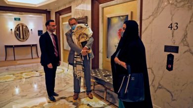 Photo of مدير فندق بدبي: الإسرائيليون يسرقون كل ما بالغرف