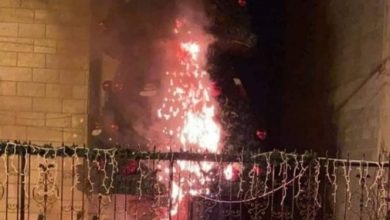 Photo of إضرام النار في شجرتي الميلاد بسخنين