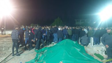 Photo of باقة وجت: جماهير غفيرة في وداع ضحايا الغدر أحمد ومحمد شرقية وأمير أبو حسين