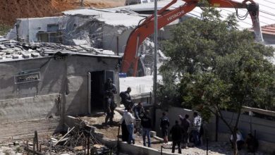 Photo of الاحتلال يهدم منزلين وبئر مياه ويعتقل شابًا في الخليل