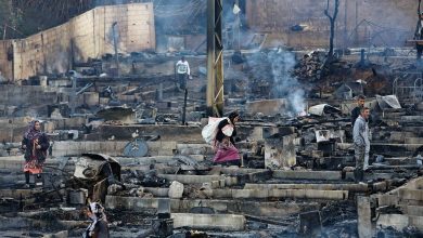 Photo of لبنانيون يحرقون مخيم للاجئين سوريين إثر «مشاجرة»