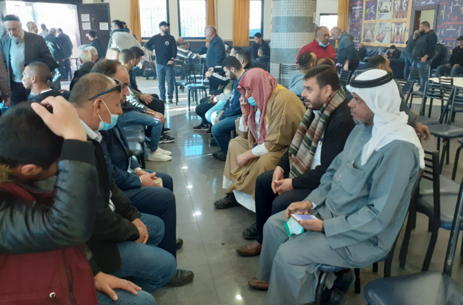 Photo of شخصيات قيادية من الداخل تقدم واجب العزاء لعائلة الرجبي بالقدس