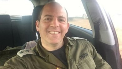 Photo of العثور على جثة ضابط إسرائيلي مقتولا بالرصاص قرب الخليل