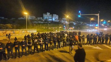 Photo of ام الفحم: الشرطة تقمع وتعتقل متظاهرين سلميين احتجوا على جريمة قتل