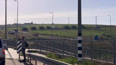 Photo of سلطات الهدم الإسرائيلي تجرف أراضي وتهدم خيمة الاعتصام بقرية الأطرش