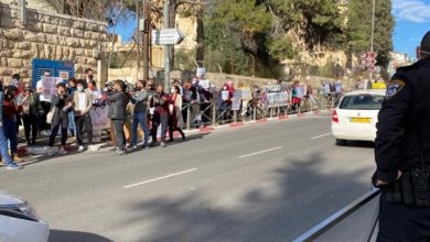 Photo of مصير مجهول ينتظر 4 عائلات من حي الشيخ جراح