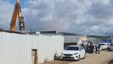 Photo of دبورية: هدم مخازن تجارية بذريعة البناء دون ترخيص