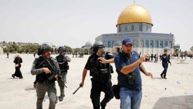 Photo of بعد الاعتداءات على الصحفيين في الأقصى… صحفيون عرب يدعون لوقفة احتجاجية في الشيخ جراح الجمعة