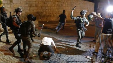 Photo of الاحتلال يعتدي على المصلين قرب باب الأسباط بالقدس