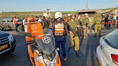 Photo of اصابة ثلاثة مستوطنين بعملية اطلاق نار قرب نابلس