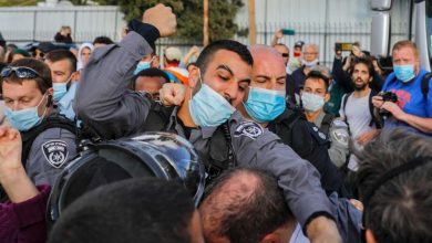 Photo of قوات الاحتلال تُصيب 10 معتصمين في “الشيخ جراح” بالقدس
