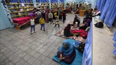 Photo of مئات العائلات تترك بيوتها في غزة بحثًا عن الامان