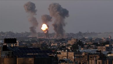 Photo of غزة: ارتفاع عدد الشهداء إلى 83 بينهم 17 طفلا