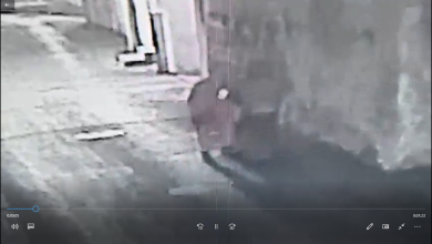 Photo of اصابة ٣ اطفال نتيجة القاء زجاجة حارقة على بيت عربي بحي العجمي بيافا