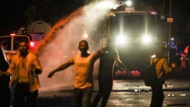 Photo of مواجهات واقتحام للمنازل في حي الشيخ جراح