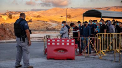 Photo of المؤسسة الإسرائيلية جبت مئات ملايين الشواقل من عمال فلسطينيين خلافا للقانون… لن تعيدها