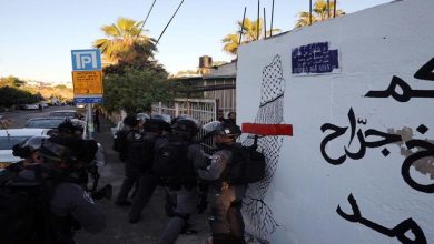 Photo of 20 إصابة في اعتداء للمستوطنين والاحتلال على حي الشيخ جراح